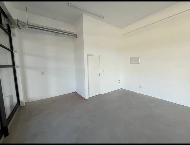 81M² BUSINESS TO LET IN MAITLAND
